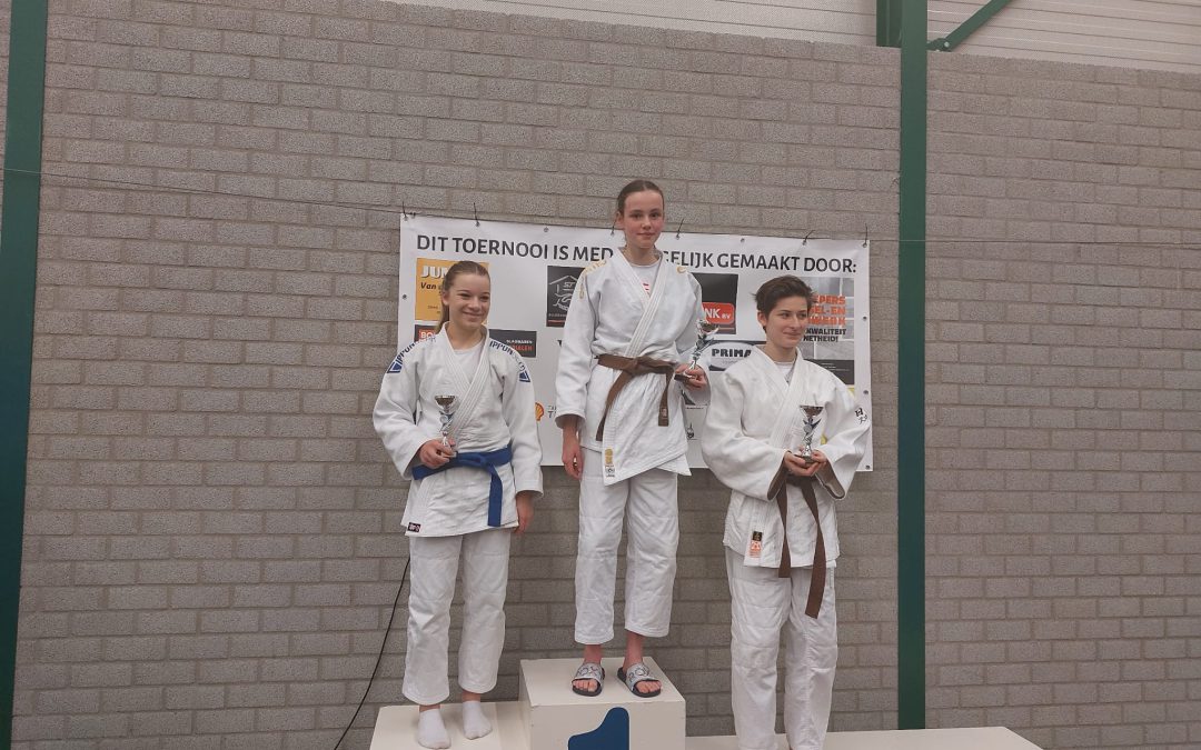 Yara Papen kampioen op het Noord-Oost judo toernooi te Slagharen!